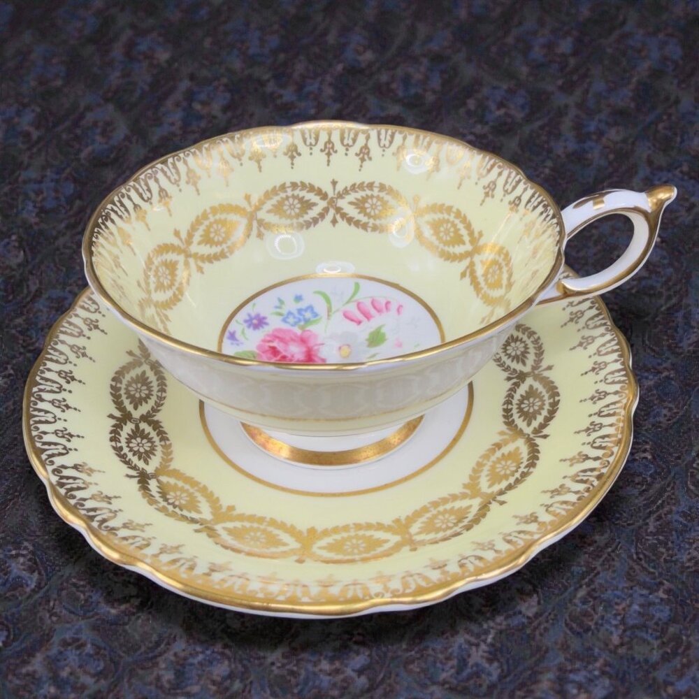 Antique Paragon Cabbage Rose Tea Cup and Saucer Set Heavy Gold Pattern England - Picture 1 of 16